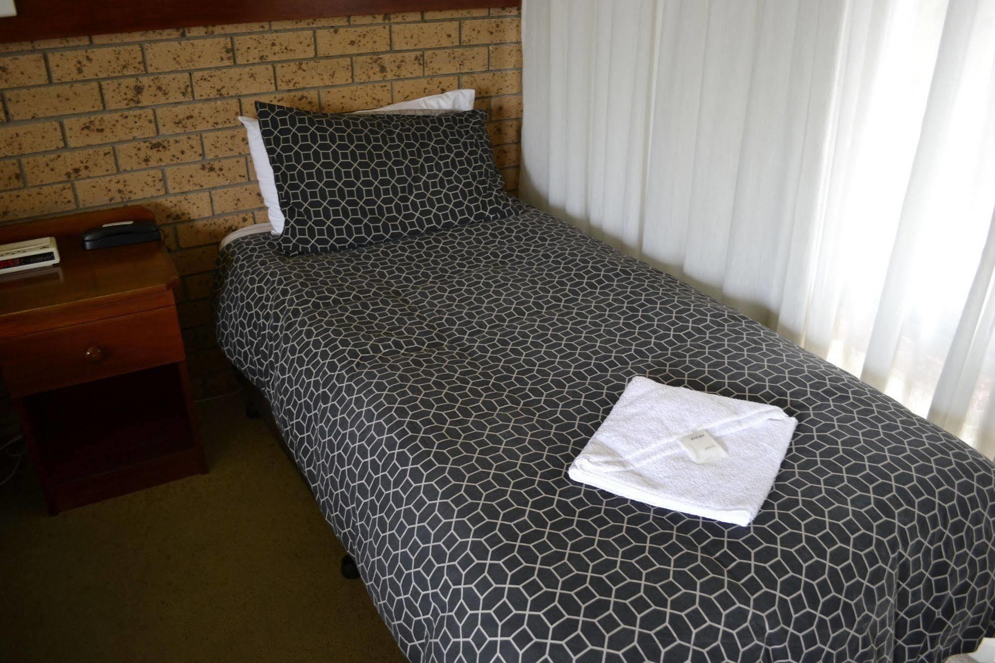 Colac Mid City Motor Inn Ngoại thất bức ảnh