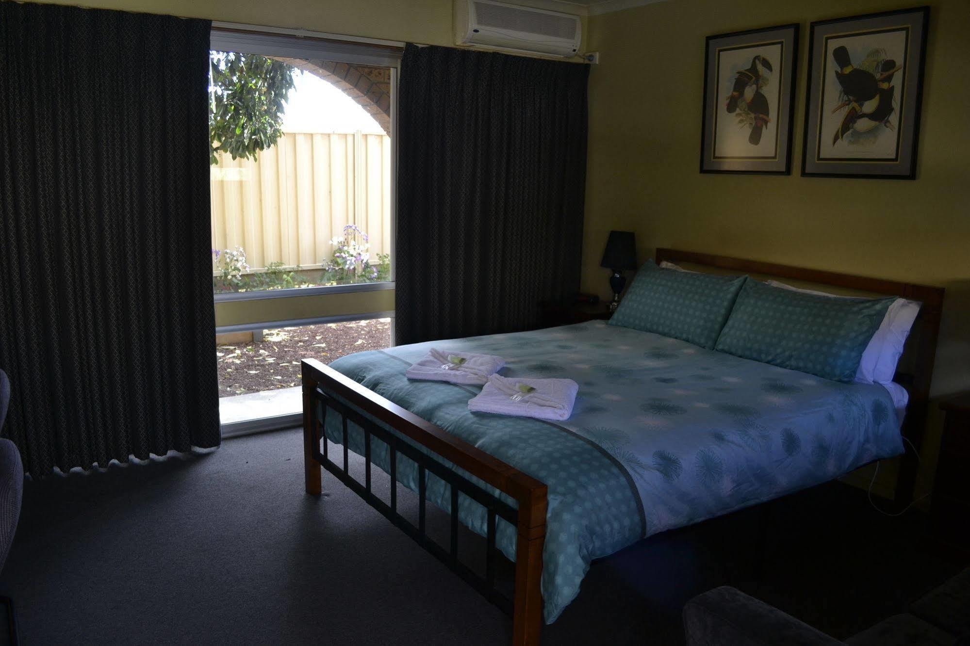 Colac Mid City Motor Inn Ngoại thất bức ảnh