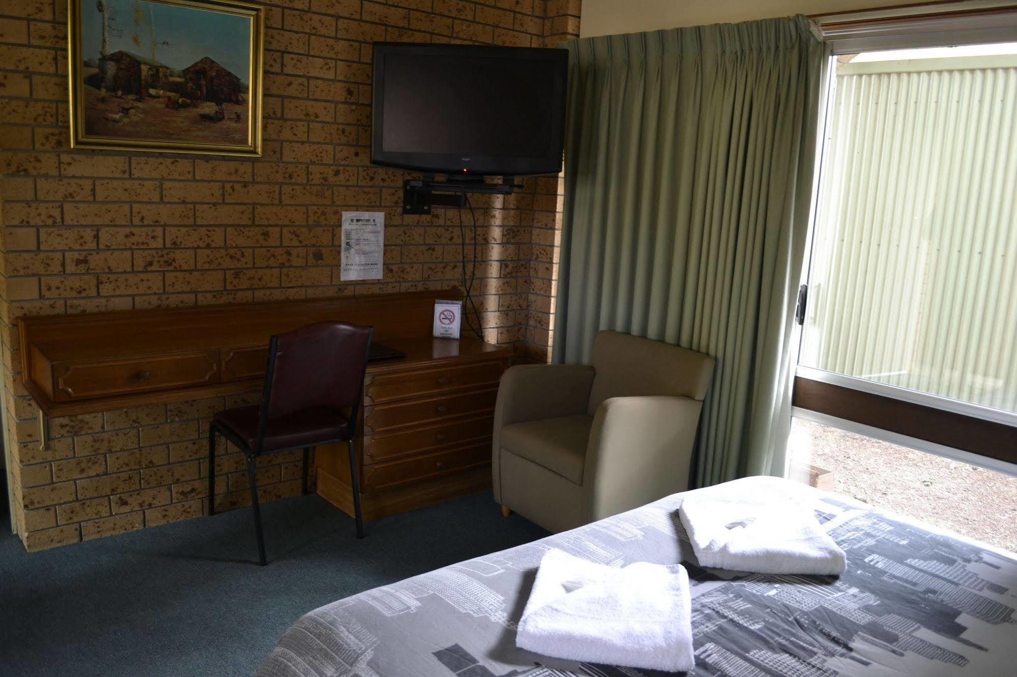 Colac Mid City Motor Inn Ngoại thất bức ảnh